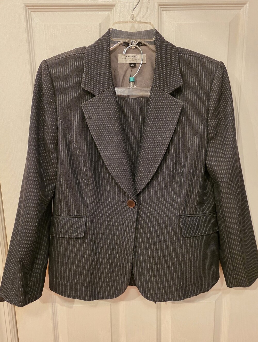 Tahari ASL Women’s Pinstripe Gray One-Button Suit-set